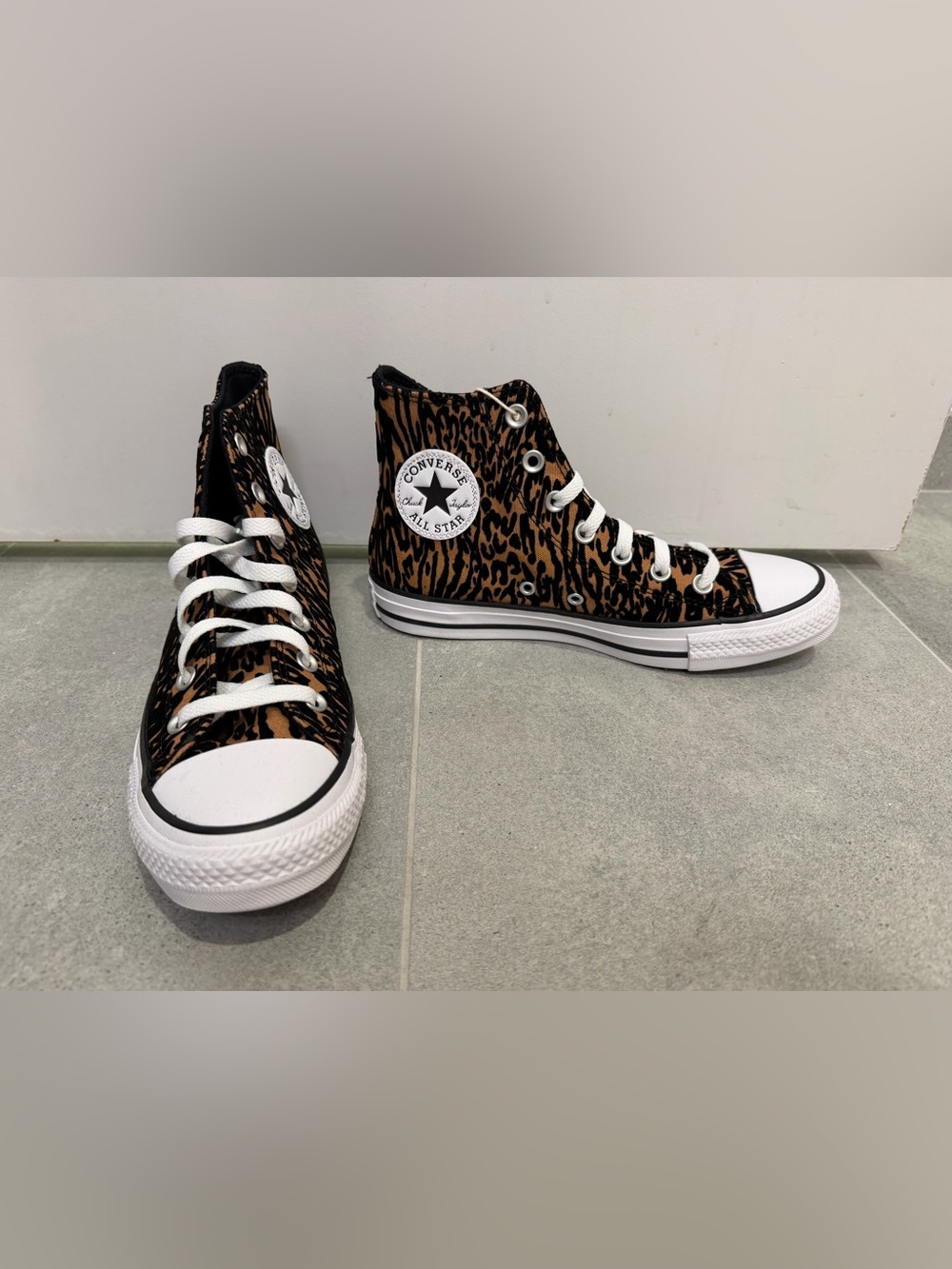 New Womenโs Size 8 High-Top Converse - Leopard Print